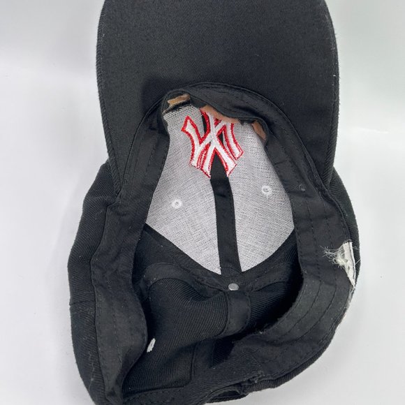 New York Yankee Baseball Cap Adjustable Strap Logo Black White Red Hat - Picture 7 of 8